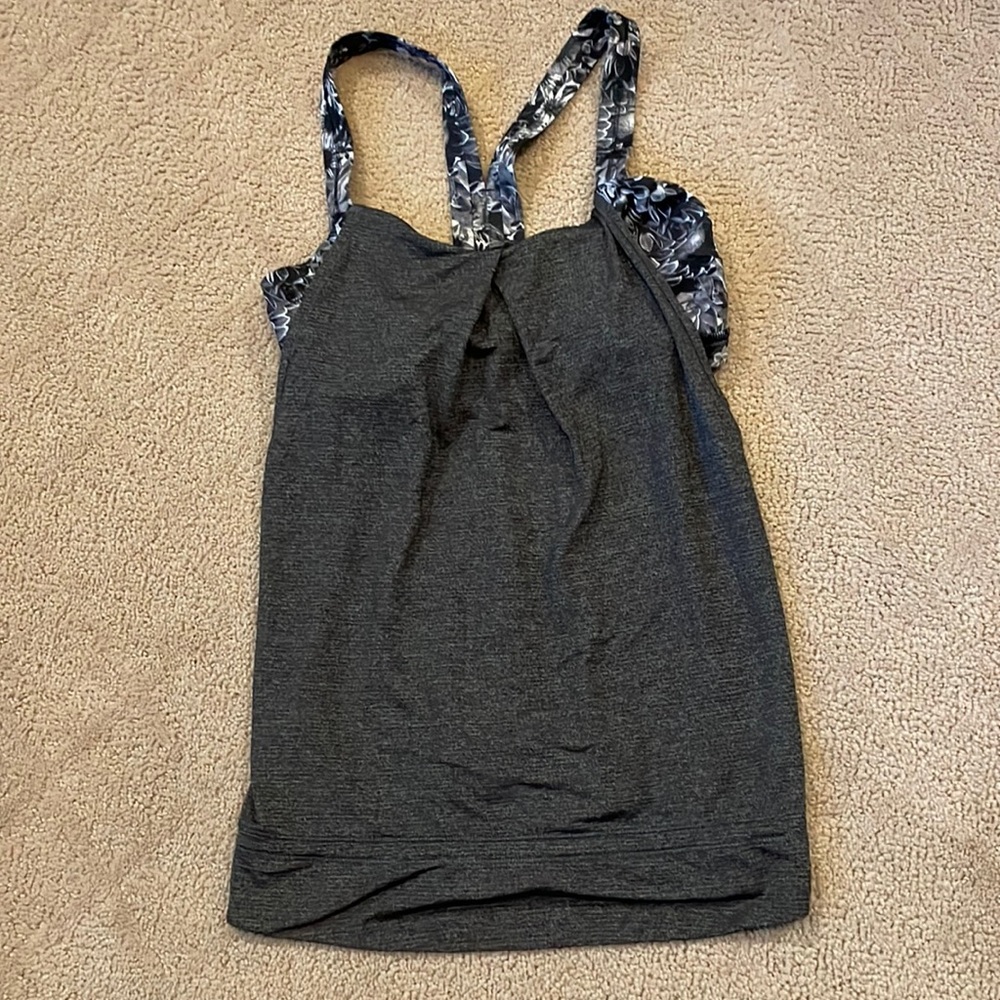 Lululemon tank with built in sports bra, great condition